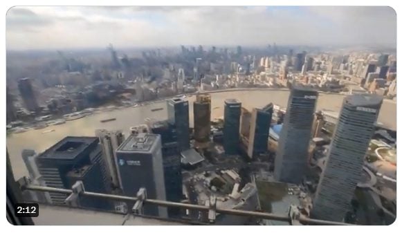 中国上海の88階からの風景が酷評されるｗｗｗ　「コンクリートジャングル。醜い」「イタリアの方がずっといい」 海外の反応